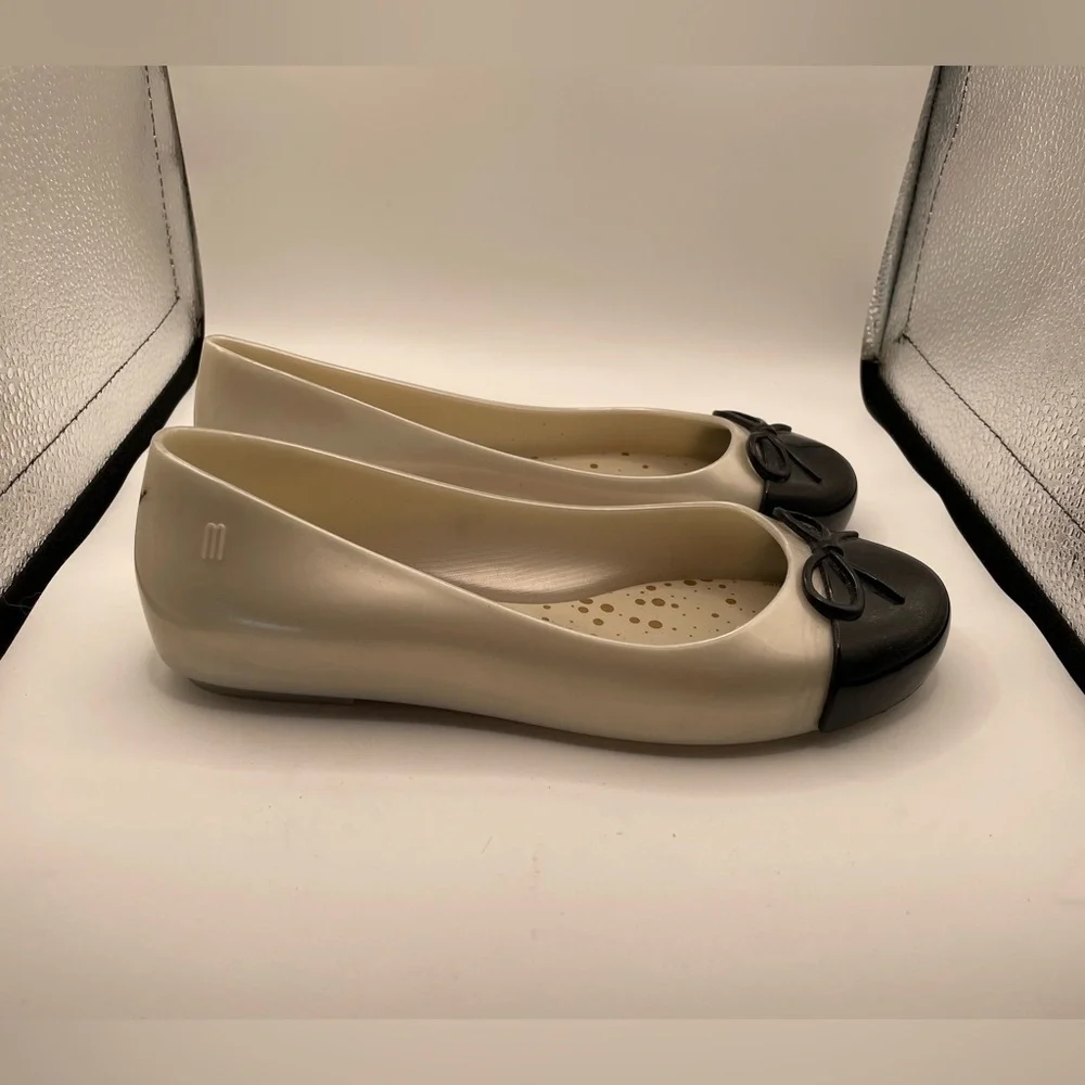 Mini Melissa Vegan Black and Cream now Flats size 3 girls